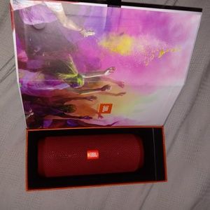 Jbl flip 4 speaker
